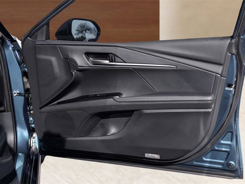 Used 2025 Toyota Camry XSE image 29