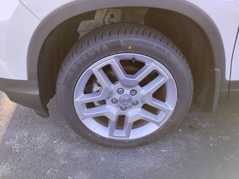 Used 2024 Honda Passport EX-L image 10