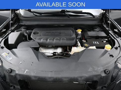 Used 2021 Jeep Cherokee Latitude Plus AWD/4WD image 35