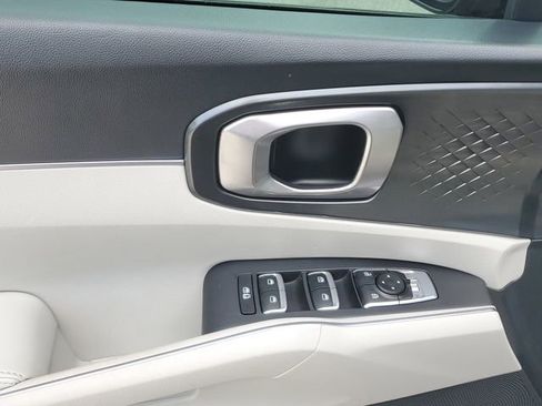 Certified 2023 Kia Sorento S w/ Panoramic Sunroof Package FWD image 18