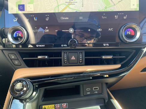 Used 2025 Lexus NX 450h+ AWD w/ Luxury Package image 29