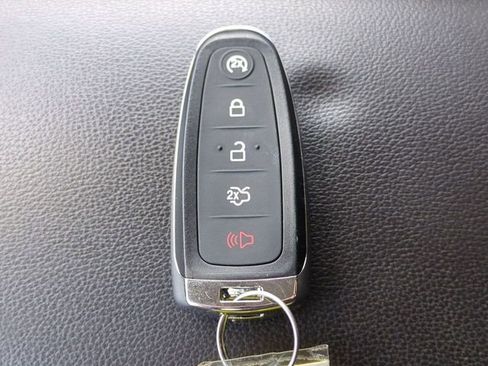 Certified 2017 Ford Escape Titanium FWD image 30