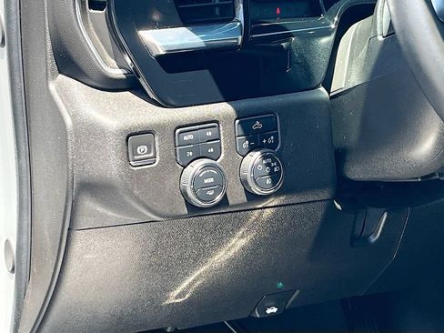 Used 2024 Chevrolet Silverado 1500 RST w/ Z71 Off-Road Package AWD/4WD image 10