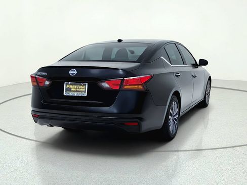 Used 2025 Nissan Altima 2.5 SV FWD image 7