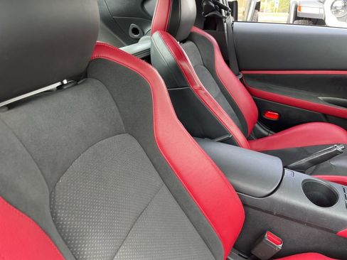 Used 2024 Nissan Z Performance w/ Floor Mat Package RWD image 44