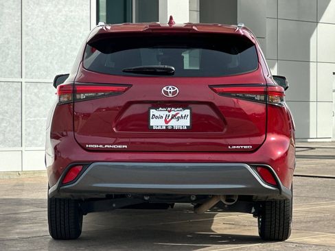 Used 2023 Toyota Highlander Limited image 5
