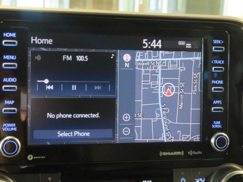 Used 2021 Toyota Highlander XLE AWD/4WD image 44