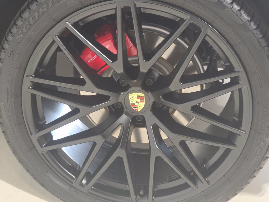 Certified 2026 Porsche Macan S AWD/4WD image 11