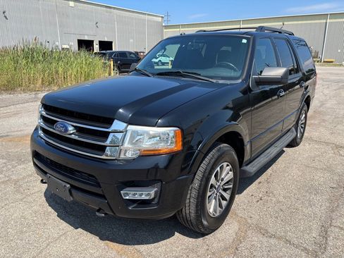 Used 2017 Ford Expedition XLT AWD/4WD image 7