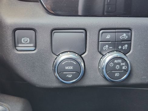 Used 2023 GMC Sierra 1500 SLT image 25