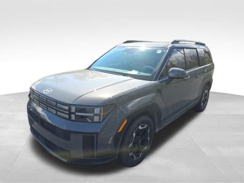 Used 2025 Hyundai Santa Fe SEL image 2