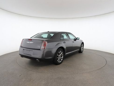 Used 2014 Chrysler 300 S image 17