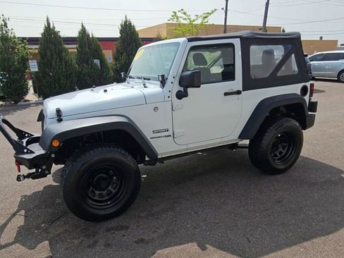 Used 2018 Jeep Wrangler Sport image 4