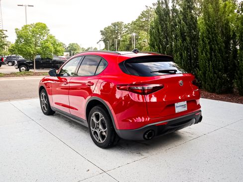 Used 2023 Alfa Romeo Stelvio Sprint RWD image 8
