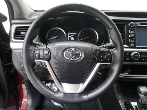 Used 2016 Toyota Highlander Limited FWD image 18