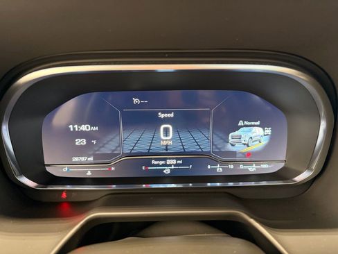 Used 2024 GMC Yukon AT4 w/ Technology Package image 29