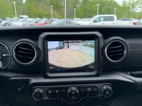 Used 2023 Jeep Wrangler Unlimited Sahara w/ Cold Weather Group AWD/4WD image 14