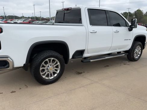 Used 2025 Chevrolet Silverado 2500 LTZ w/ LTZ Premium Package image 8