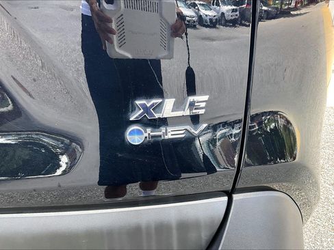Used 2025 Toyota RAV4 XLE AWD/4WD image 10