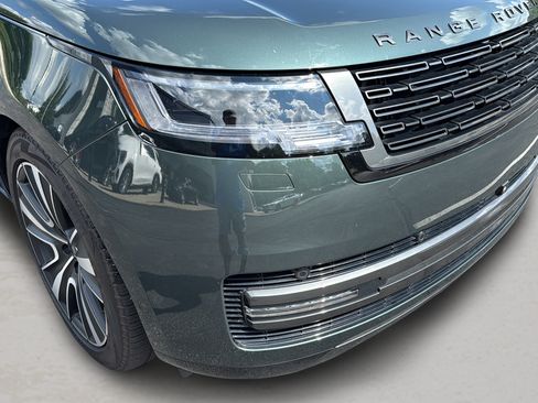 Used 2025 Land Rover Range Rover SE AWD/4WD image 10