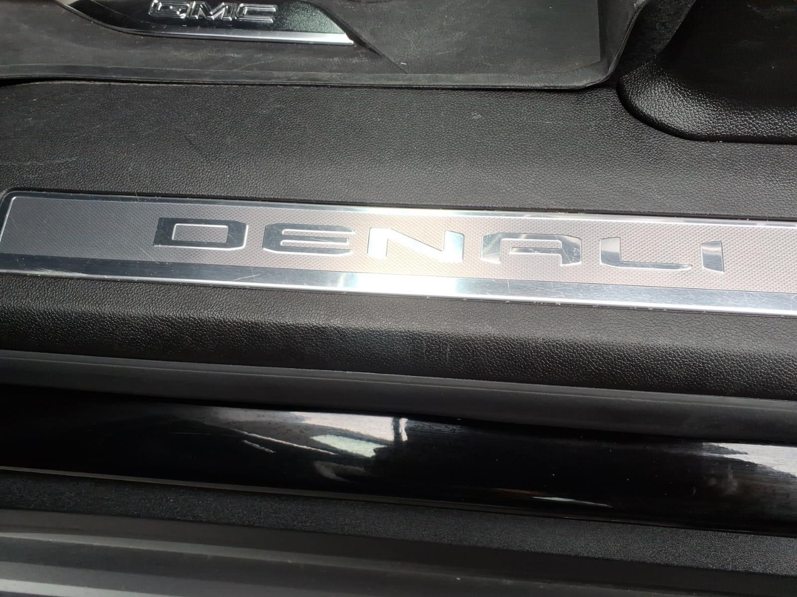 Used 2024 GMC Yukon Denali w/ Denali Reserve Package AWD/4WD image 16
