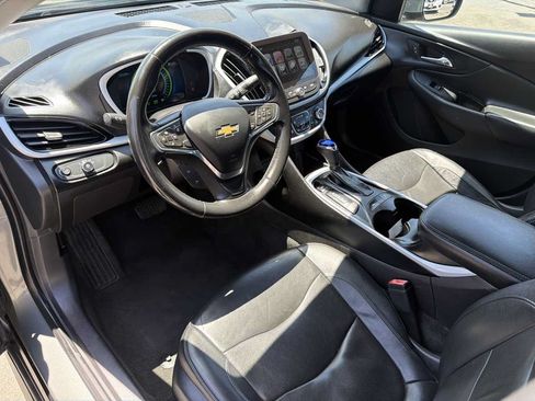 Used 2017 Chevrolet Volt LT w/ Comfort Package FWD image 11