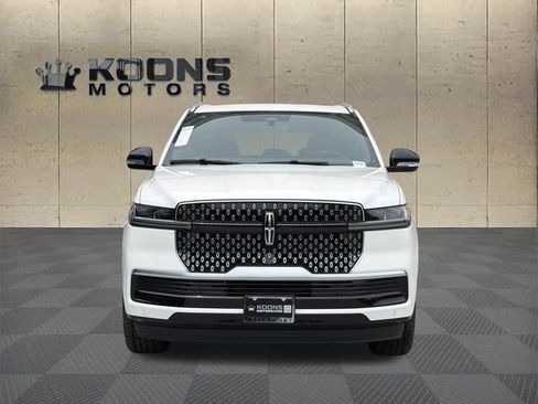 New 2026 Lincoln Navigator L Reserve AWD/4WD image 3