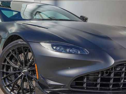 Used 2023 Aston Martin V8 Vantage Coupe image 4