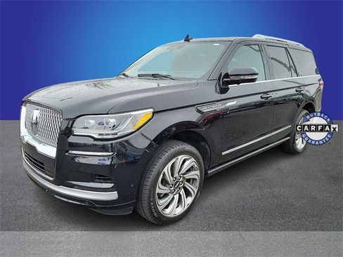 Used 2022 Lincoln Navigator Reserve image 1