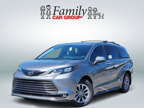 New 2026 Toyota Sienna XLE image 1