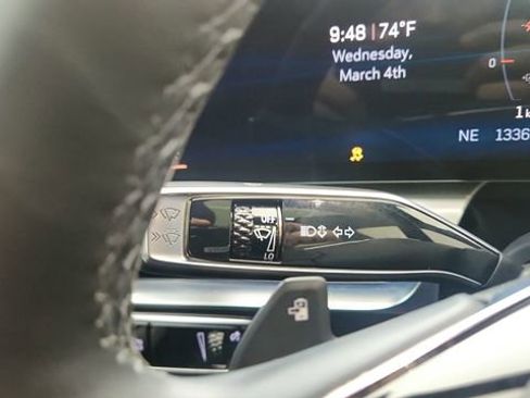 Used 2024 Cadillac Lyriq Luxury image 44