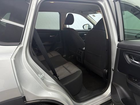 Used 2024 Nissan Rogue SV AWD/4WD image 16