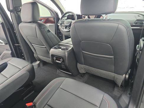 Used 2026 Chevrolet Traverse Z71 w/ Driver Confidence Package AWD/4WD image 11
