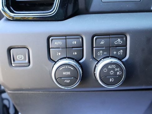 New 2026 GMC Sierra 1500 AT4 w/ AT4 Premium Package AWD/4WD image 14
