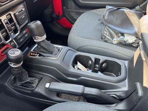 New 2025 Jeep Gladiator Willys image 29