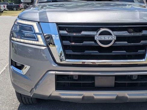 Used 2022 Nissan Armada SV w/ SV Appearance Package RWD image 11