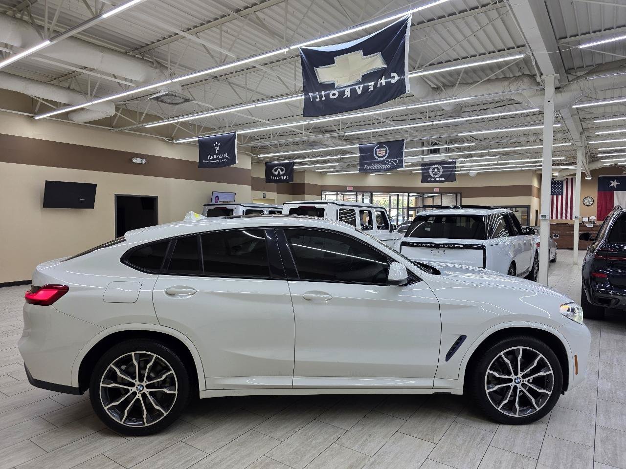 Used 2020 BMW X4 xDrive30i w/ M Sport Package 2 AWD/4WD image 5