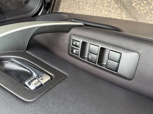 Used 2015 Nissan Rogue S w/ Convenience Package AWD/4WD image 16