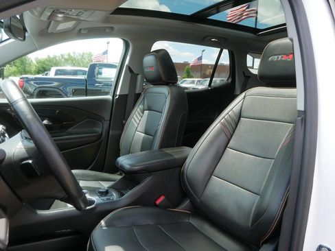 Used 2022 GMC Terrain AT4 AWD/4WD image 2