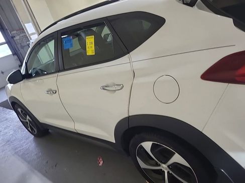 Used 2016 Hyundai Tucson Limited w/ Option Group 03 AWD/4WD image 4