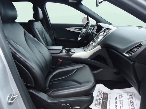 Used 2019 Lincoln Nautilus Premier image 24