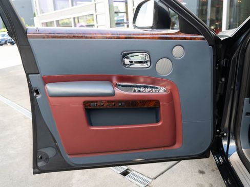 Used 2017 Rolls-Royce Ghost RWD image 10