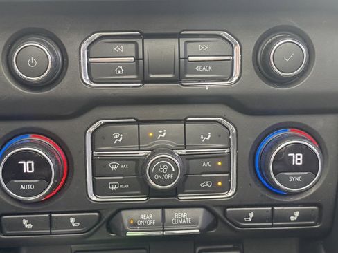 Used 2021 Chevrolet Tahoe Z71 w/ Z71 Off-Road Package image 16