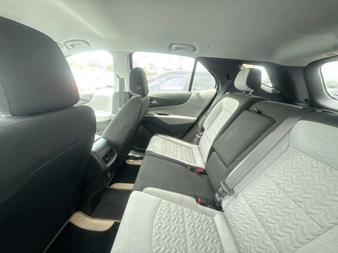 Used 2022 Chevrolet Equinox LS w/ LS Convenience Package FWD image 8