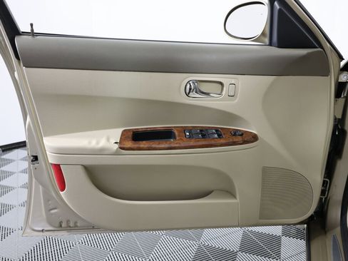 Used 2005 Buick LaCrosse CXL image 12