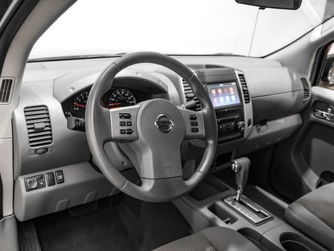 Used 2019 Nissan Frontier SV RWD image 3