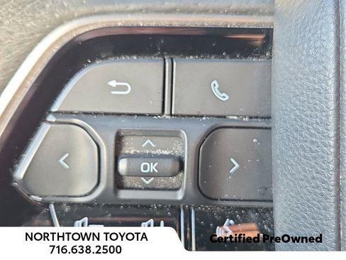 Used 2023 Toyota Sequoia Limited image 23