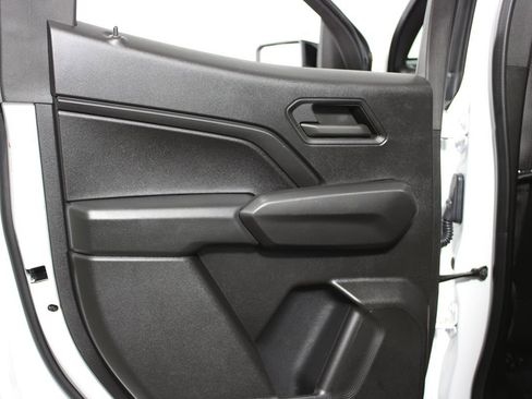 Used 2024 Chevrolet Colorado Trail Boss w/ Technology Package image 30