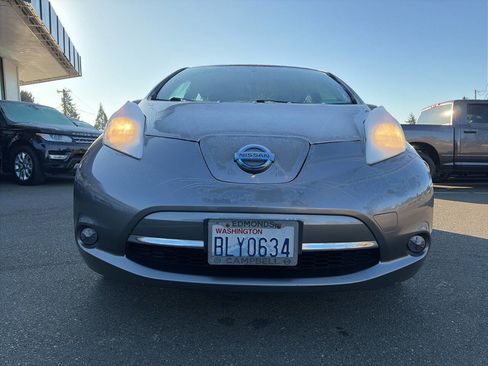 Used 2016 Nissan Leaf SV w/ Premium Package image 16