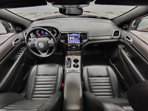 Used 2019 Jeep Grand Cherokee Limited X image 2